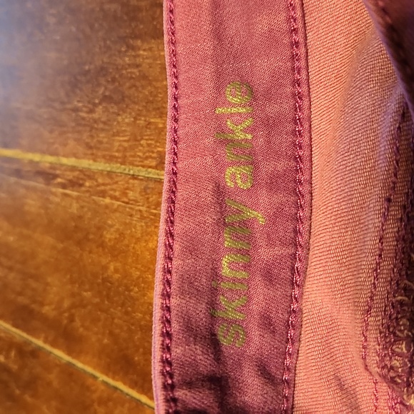 Skinny Ankle Jeans - Picture 3 of 5